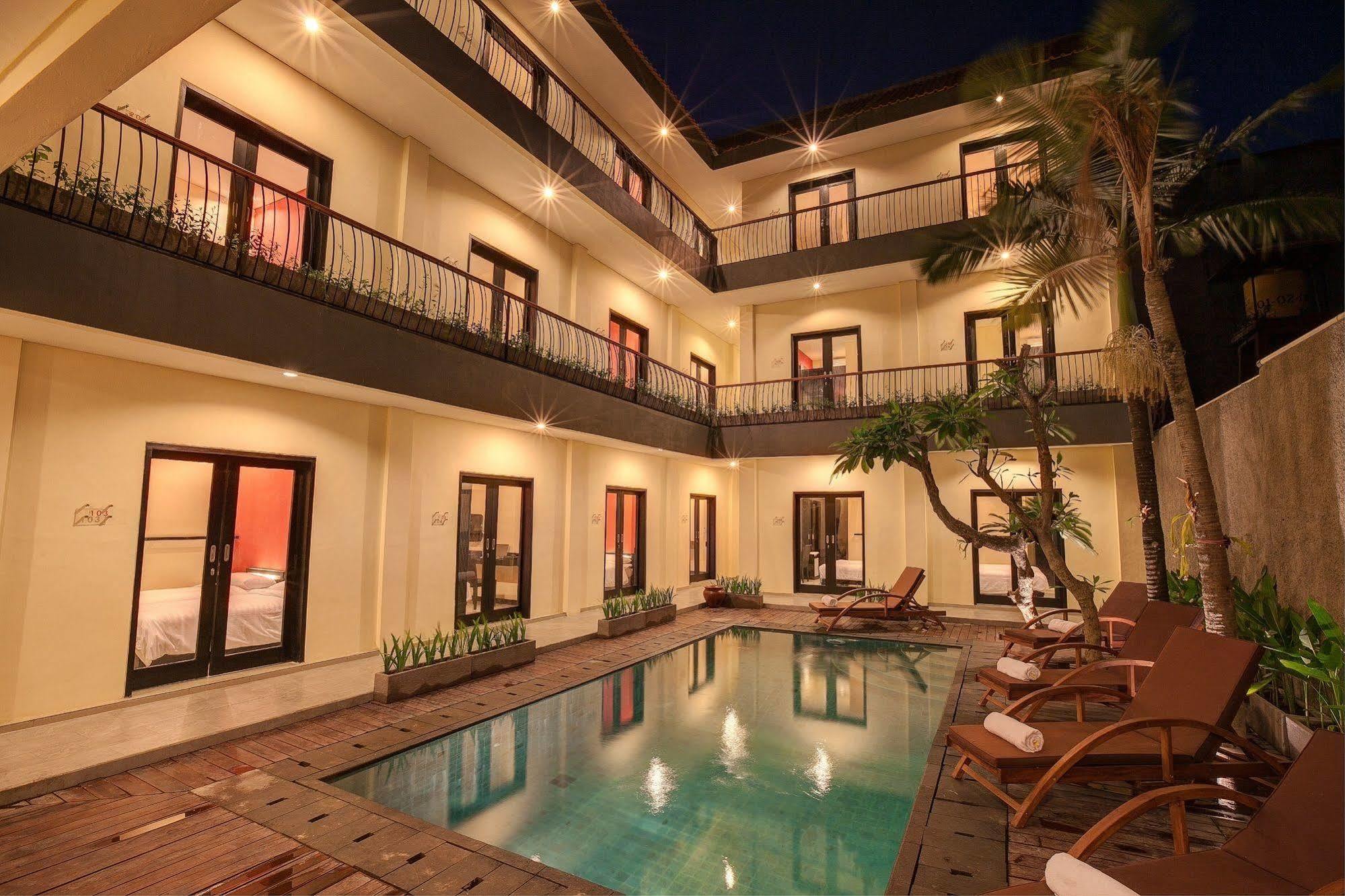 Zuk Hotel Legian Buitenkant foto